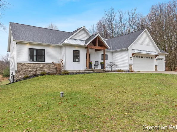 7540 Thornapple Dales Dr SE, Alto, MI 49302