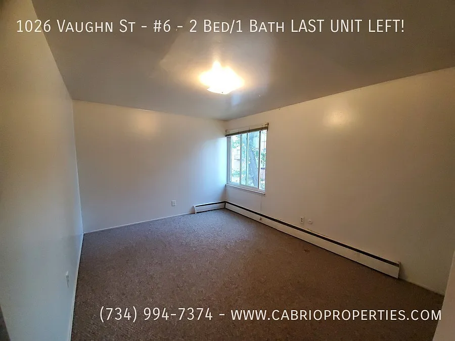 1026 Vaughn St — Photo 3