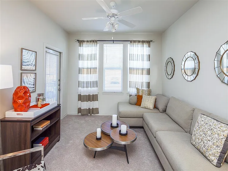 Sienna Pointe — Photo 12
