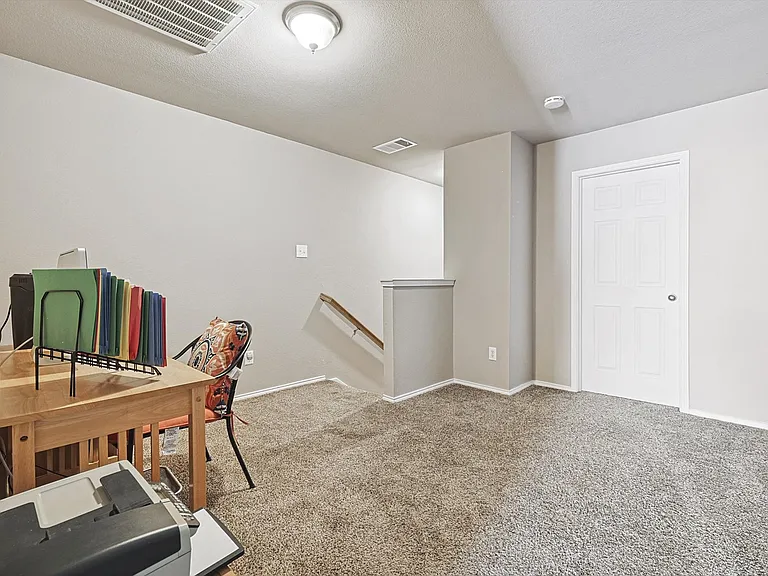 4064 Kyndra Cir — Photo 17