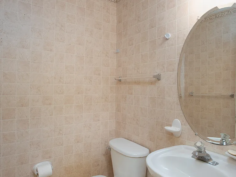 106 Wallace Ct — Photo 6