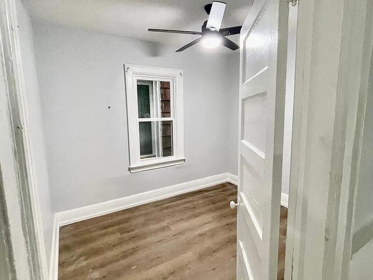 290 Hoyt St #1 — Photo 8