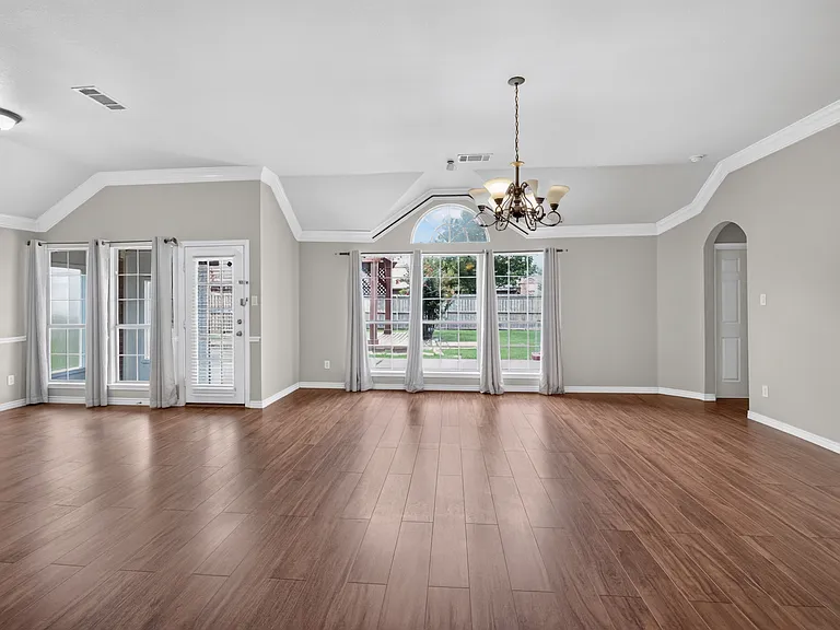2848 Gillespie Ln — Photo 9