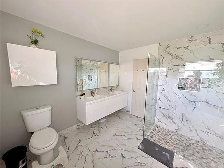 6421 Crossbow Ct #6421 — Photo 9