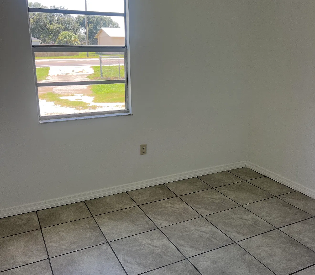 2 bed, $1,300 — Photo 3
