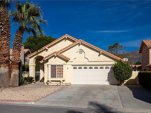 3rd image of 575 Cumbre Ct