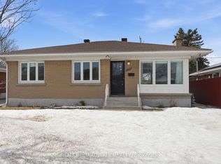 1106 Checkers Rd, Ottawa, ON K2C2S4