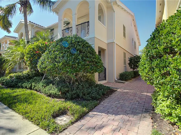 8109 Chianti Ln — Photo 27