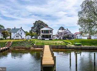 696 Main St, Reedville, VA 22539