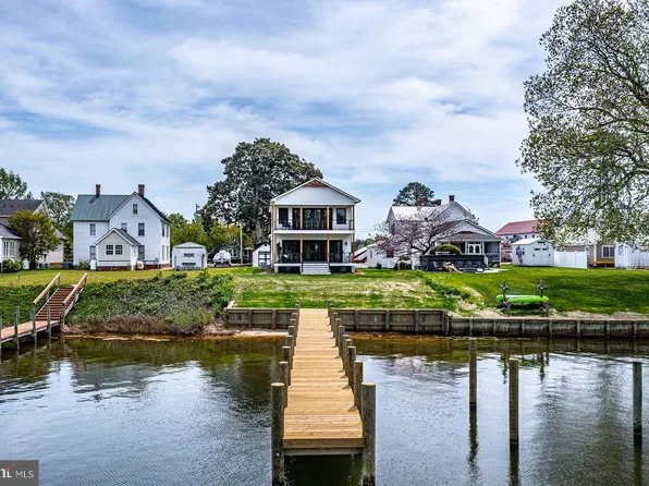 696 Main St, Reedville, VA 22539