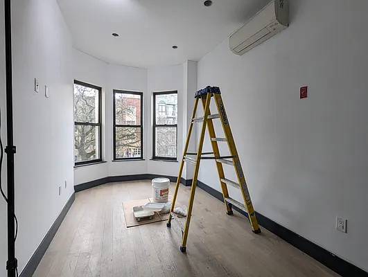 Rented by Compass | media 12