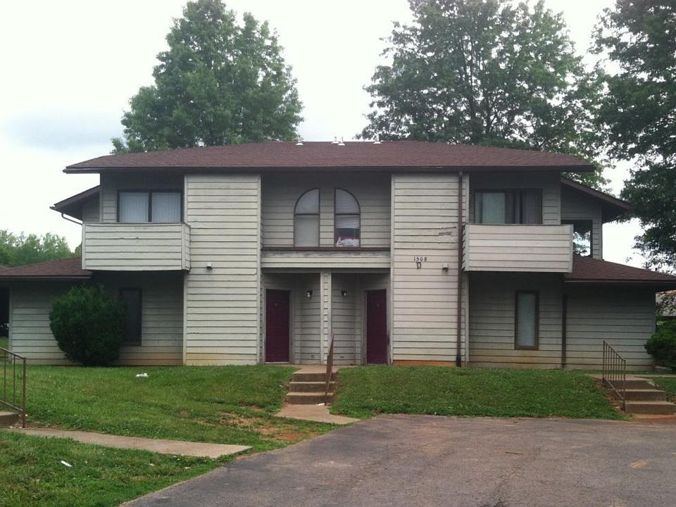 1st image of 1508 Pin Oak Ct APT 33