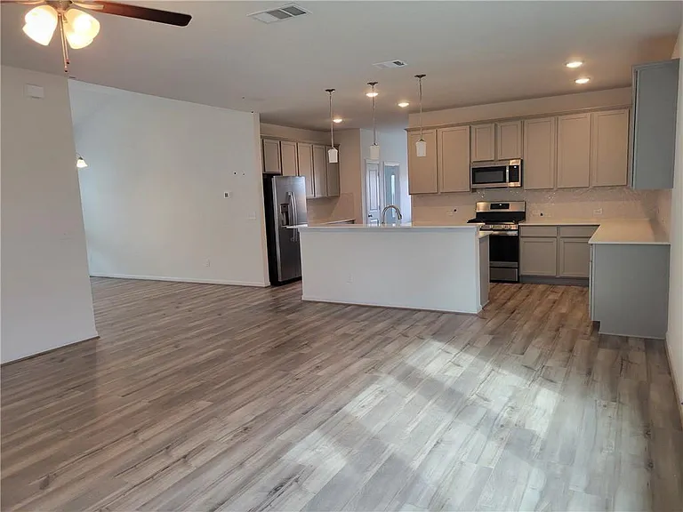 244 Crystal Brook Dr — Photo 5