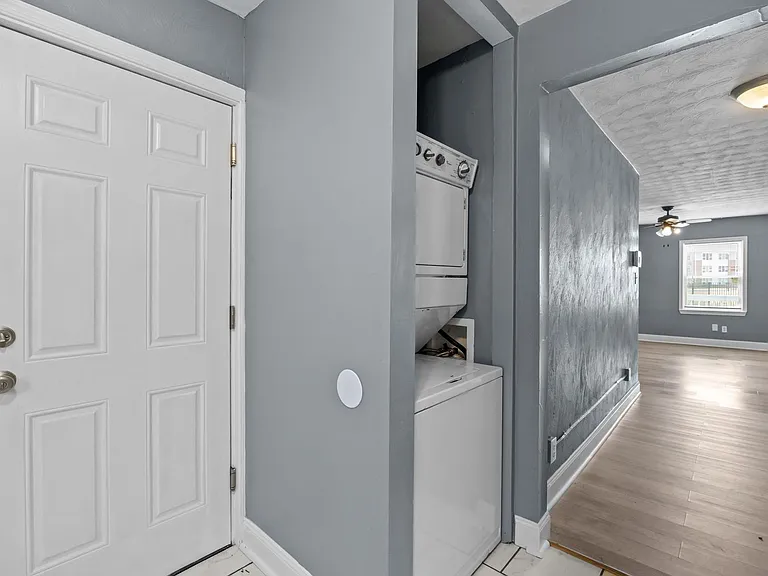2321 Columbus Ave — Photo 9