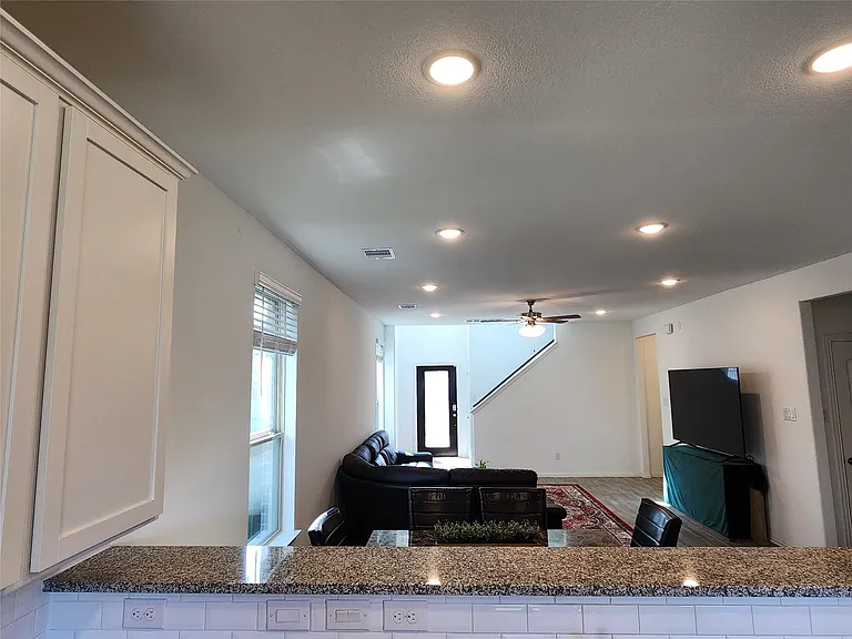 31322 Whitfield Ct — Photo 10
