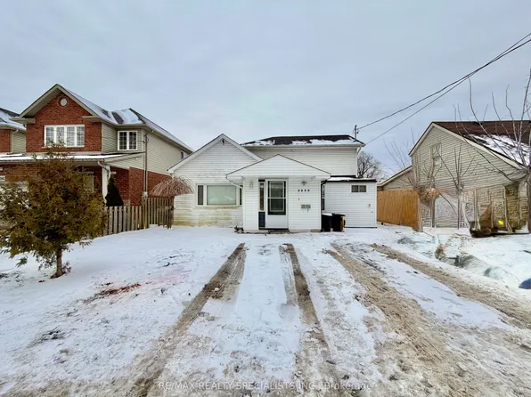 6294 Ash St, Niagara Falls, ON L2G 2H5