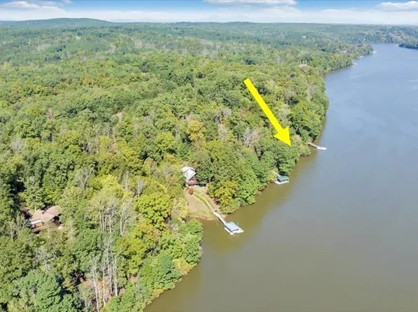 87 Runaway Bay Rd, Lynch Station, VA 24571