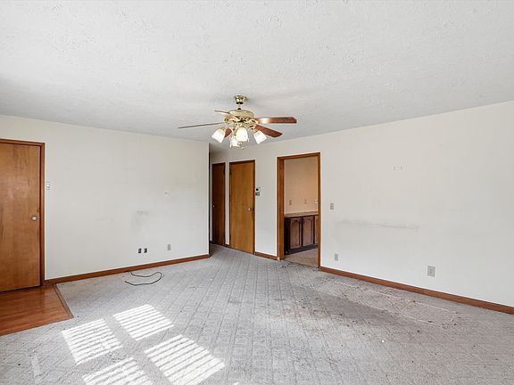 4th image of 1519 Shannon Ave
