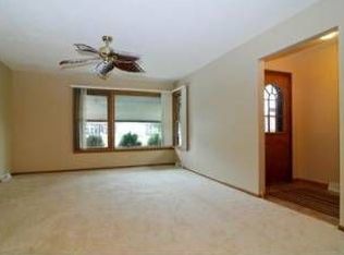 317 S Elhurst Ave, Mt Prospect, IL 60056