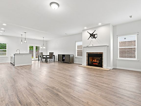 3rd image of 120 Sherwin Ave