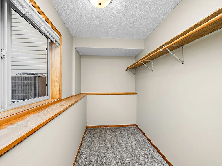 487 Thomas Ave — Photo 16