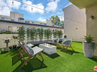 14539 Benefit St UNIT 104, Sherman Oaks, CA 91403
