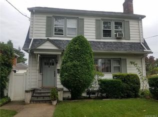 195 Hillcrest Rd, Mount Vernon, NY 10552