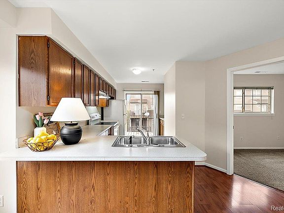 3rd image of 43 Georgetown Ct