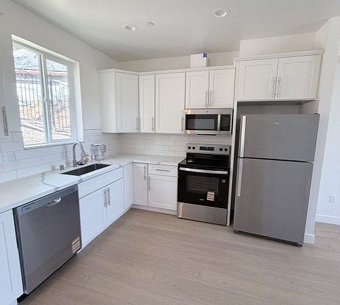 4th image of 3228 Cambridge Rd