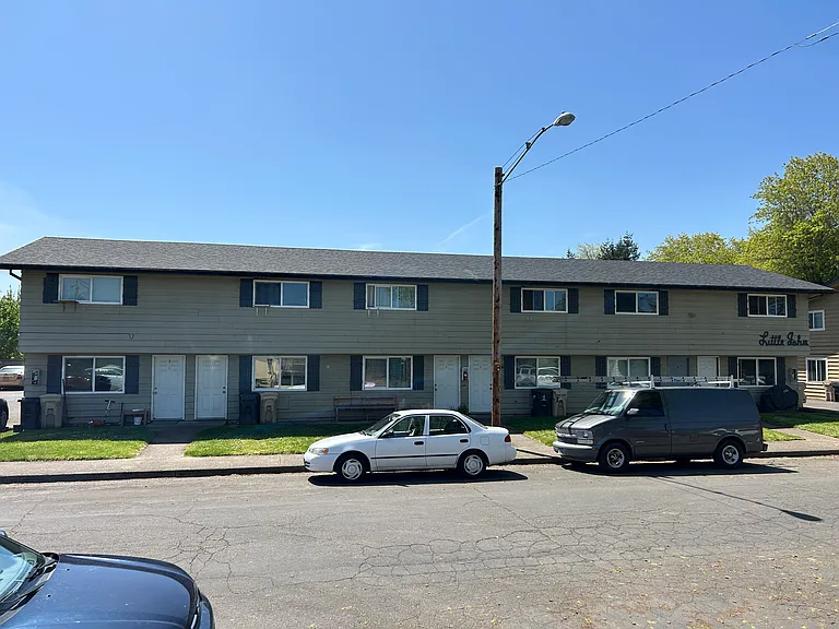 950 NW Hobart Ave — Photo 46