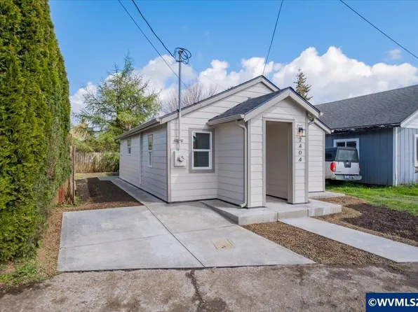 2404 10th St, Tillamook, OR 97141