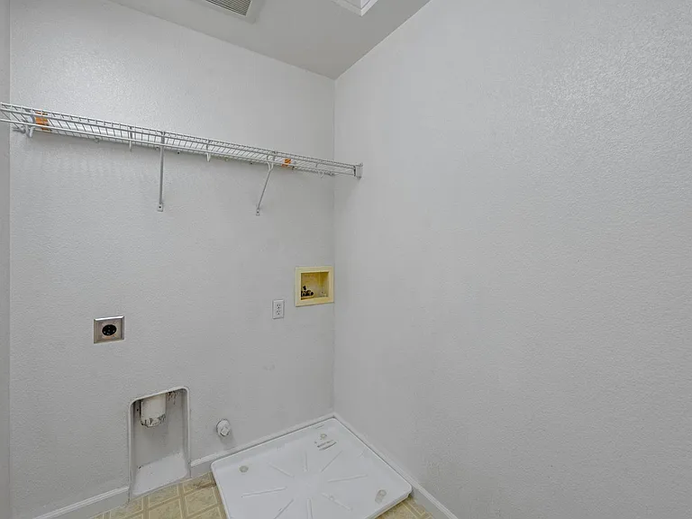 8739 Whitehouse Rd — Photo 44