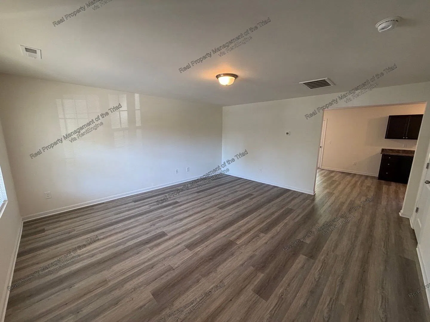 4 bed, 2.5 bath, 1713 sqft, $1,795 — Photo 2