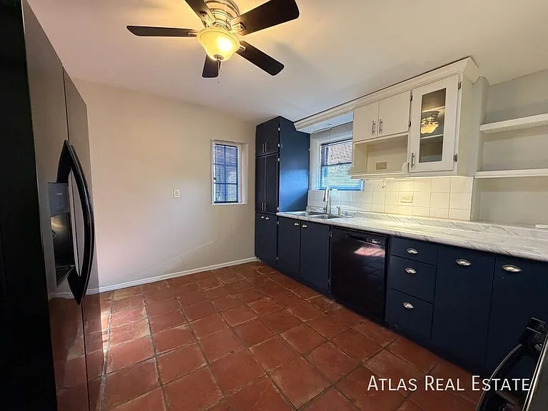 2732 N Martin Ave — Photo 16