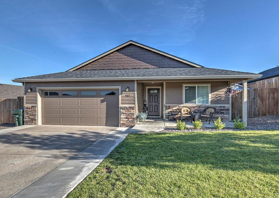 1st image of 937 Sellwood Dr