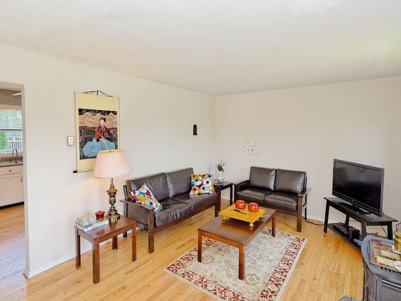 4th image of 15 Wilson Ln