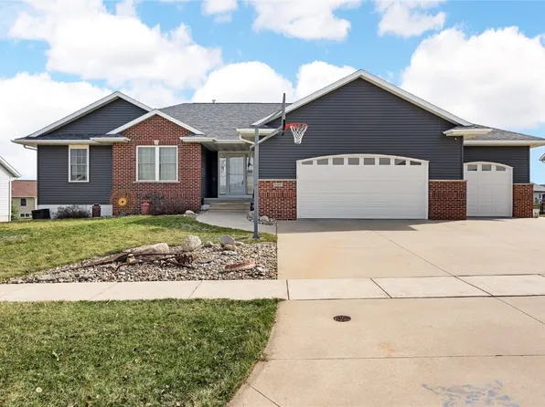 520 Ridgeview Dr, Atkins, IA 52206