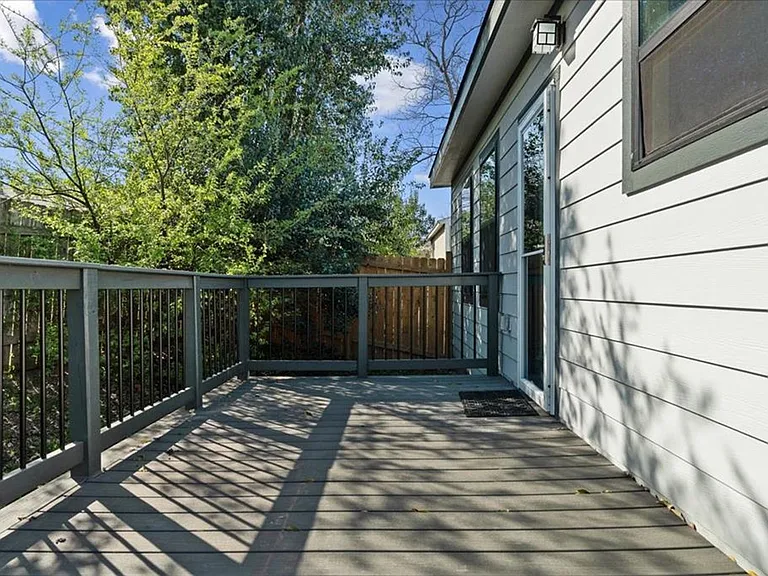1411 Fairfield Dr — Photo 21