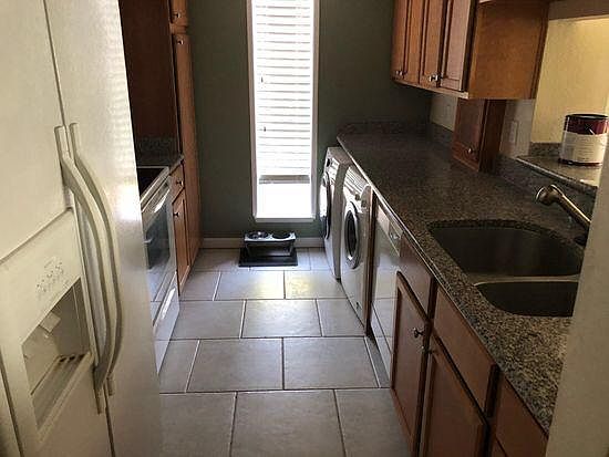 2nd image of 2838 Geary Pl #2