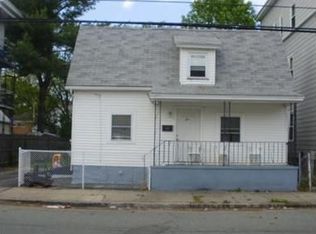 65 Kingston St, Lawrence, MA 01843