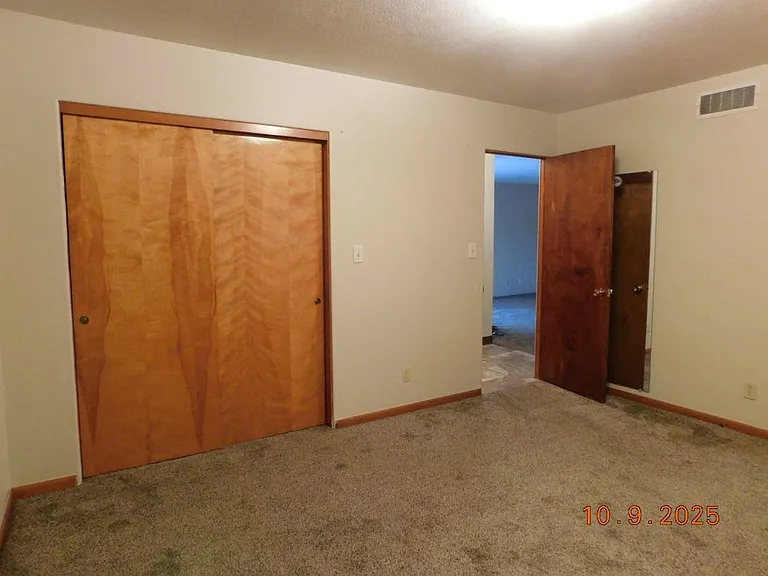 1720 Short St — Photo 4