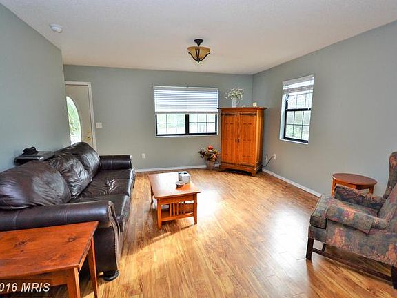 4th image of 11294 Round Hill Estate Dr
