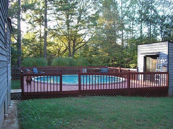 Yard Pool View