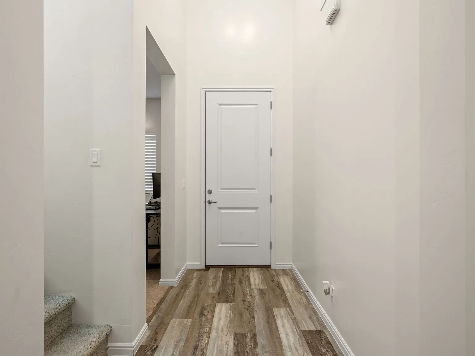 1382 E White Desert Dr — Photo 3