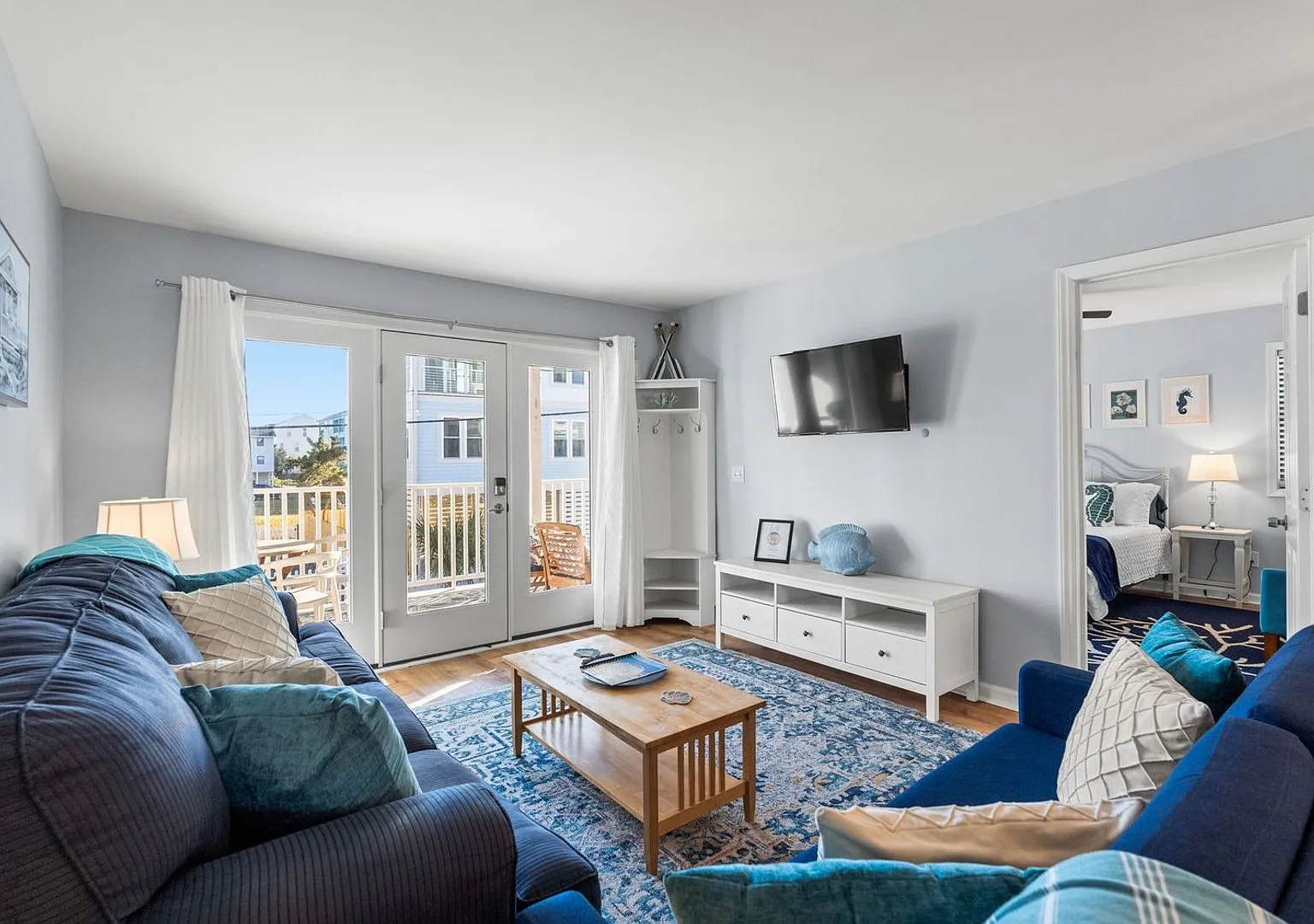 Flip Flop Friends | Furnished Seasonal Rental — Photo 3