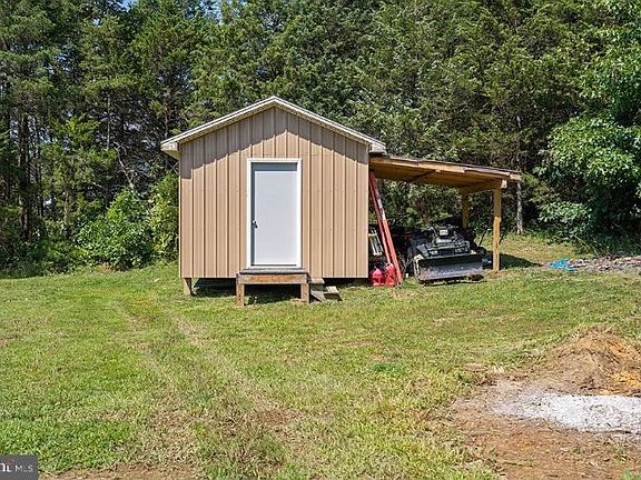 4th image of 162 Barnett Dr