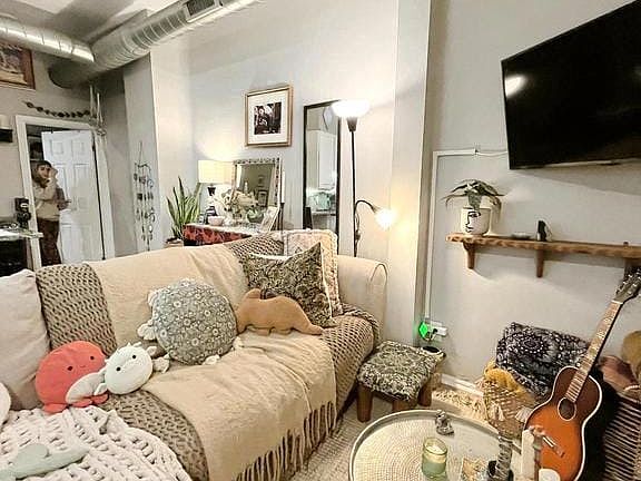 4th image of 119 W Susquehanna Ave #2210