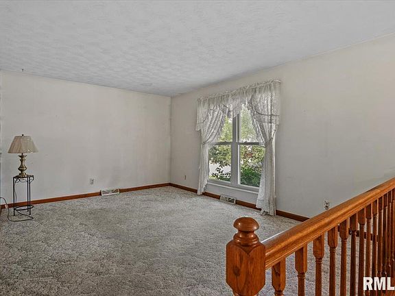 5th image of 1821 Denton Dr
