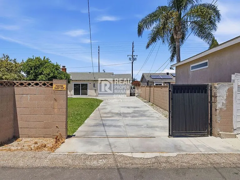 5082 Edinger Ave — Photo 39