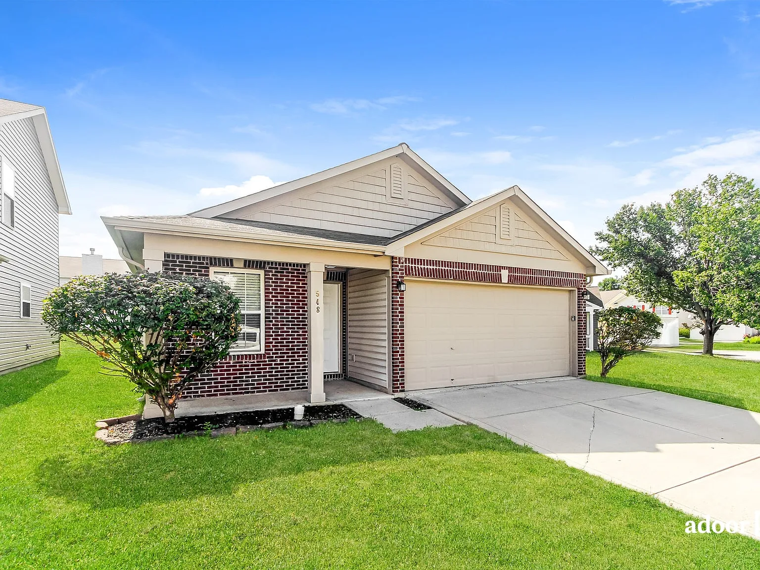 3 bed, 2.0 bath, 1358 sqft, $1,895 — Photo 3